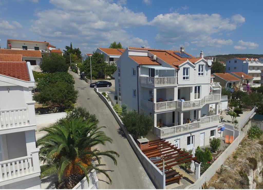 Apartments Wisibada Trogir Eksteriør bilde